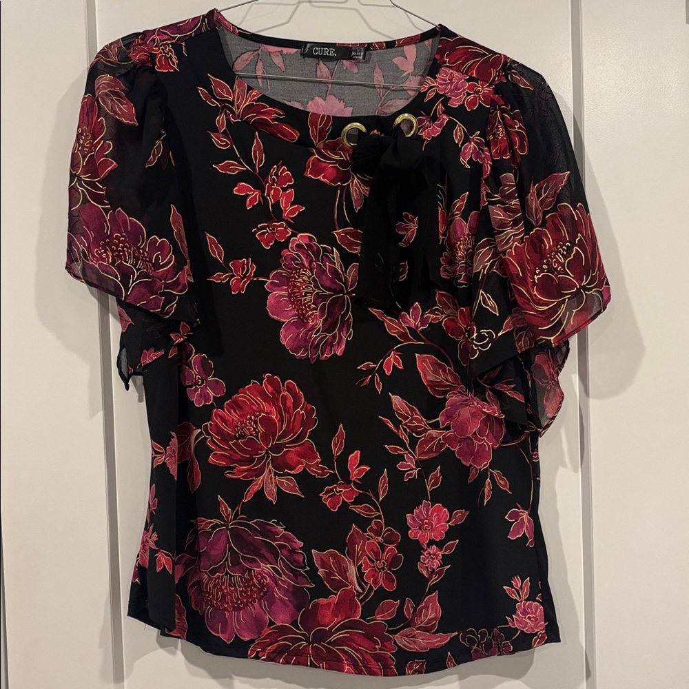 Cure. Womens Short Sleeve Blouse Large